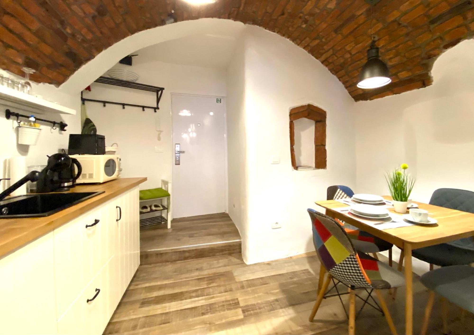 Under The Castle Apartments Λιουμπλιάνα Εξωτερικό φωτογραφία